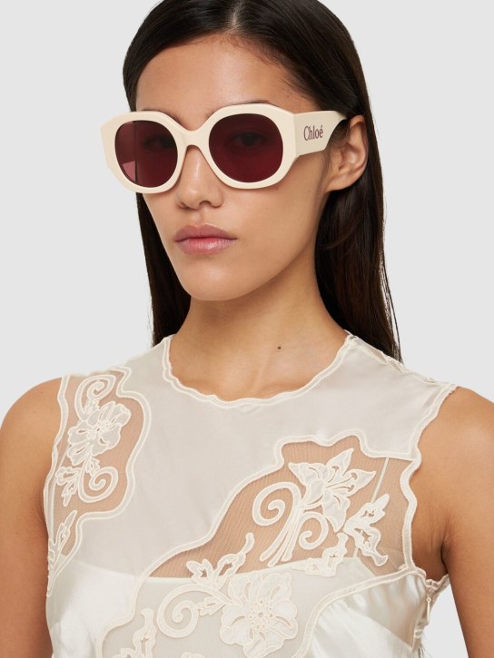 Chloé: Runde, oversized Sonnenbrille aus Acetat mit Logo - Elfenbein/Rot - women_1 | Luisa Via Roma