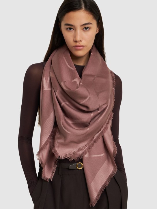 Valentino Garavani: V Logo silk & wool jacquard shawl - Jaipur - women_1 | Luisa Via Roma