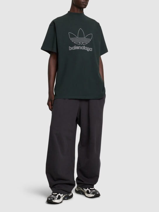 Balenciaga: T-shirt oversize adidas in cotone - Cypress Green - men_1 | Luisa Via Roma