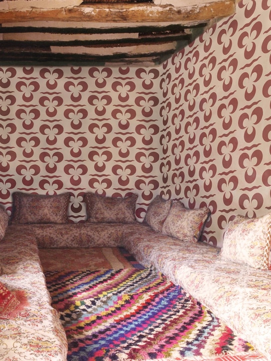 Arjumand's World: Tris bloom warm printed wallpaper - Red/White - ecraft_1 | Luisa Via Roma