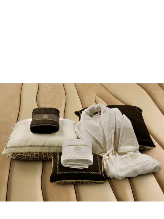 Roberto Cavalli: Cotton bath towel - Ivory - ecraft_1 | Luisa Via Roma