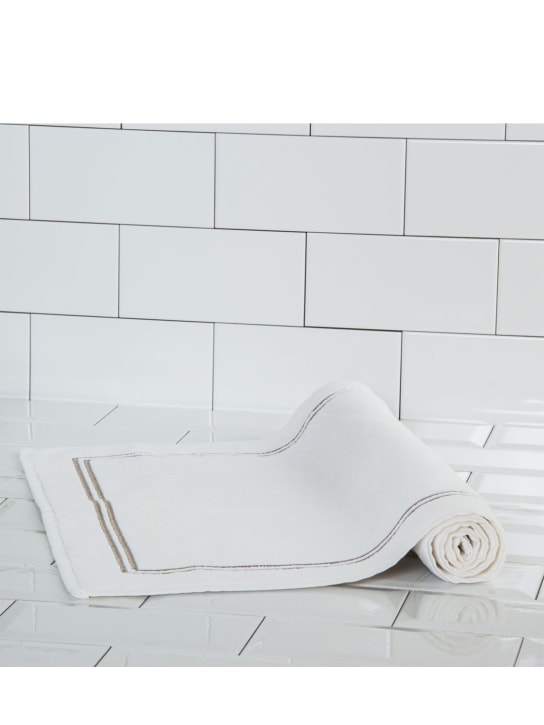 Frette: Hotel classic bath mat - White/Khaki - ecraft_1 | Luisa Via Roma
