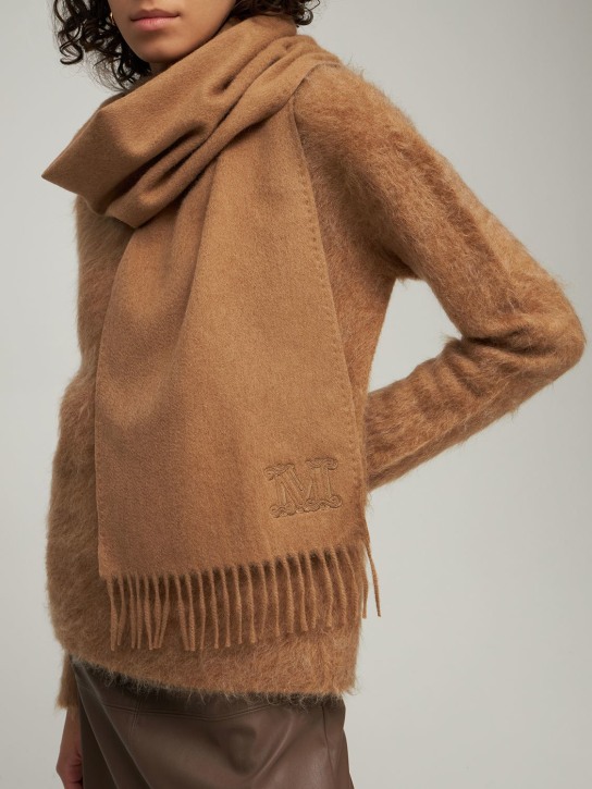 Max Mara: Clara camel scarf - Cammello - women_1 | Luisa Via Roma