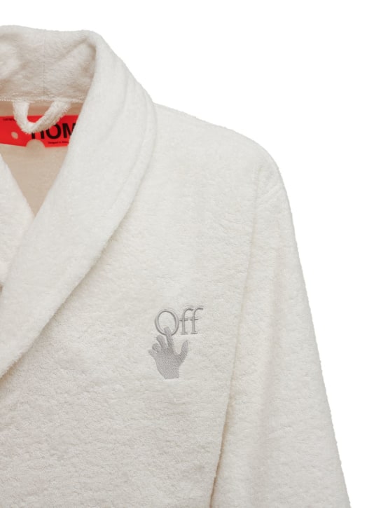 Off-White: Arrow Leaves bathrobe - White - ecraft_1 | Luisa Via Roma