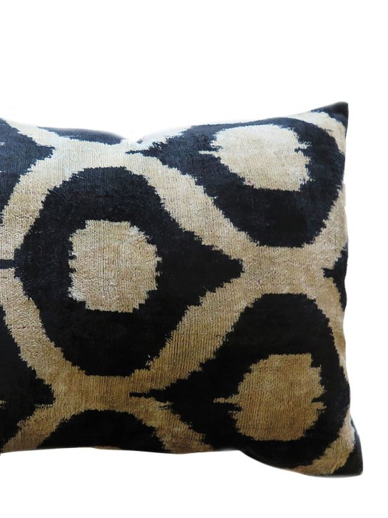 Les Ottomans: Cotton velvet cushion - Black - ecraft_1 | Luisa Via Roma