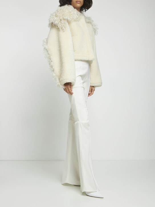 Jacquemus: La Veste Piloni cropped fur jacket - Off-White - women_1 | Luisa Via Roma
