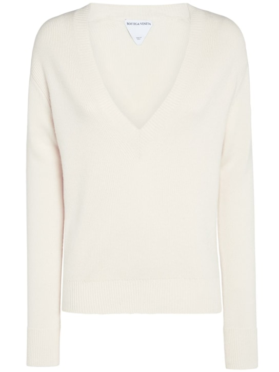 Bottega Veneta: Cashmere knit V neck sweater - Sea Salt - women_0 | Luisa Via Roma