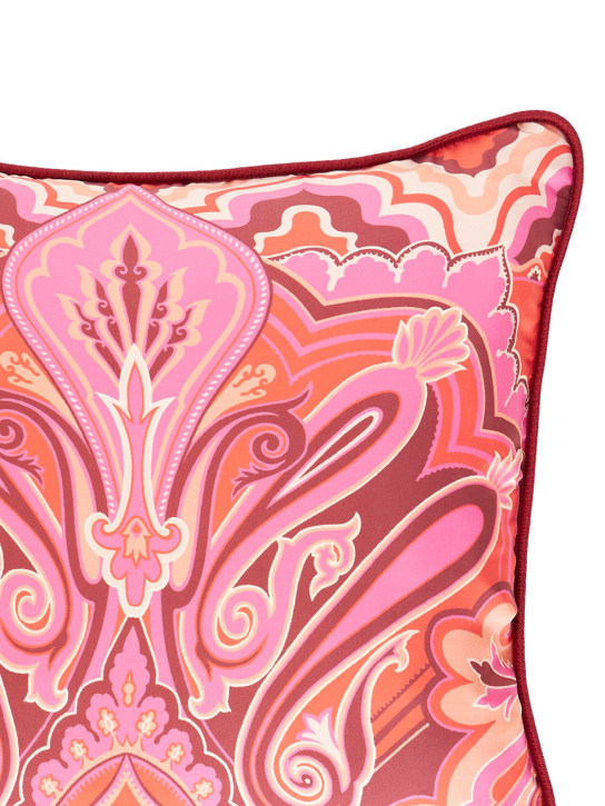 Etro: Cushion w/ cord - Pink - ecraft_1 | Luisa Via Roma