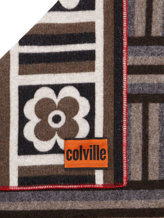Colville: 花朵羊毛混纺毯子 - 棕色 - ecraft_1 | Luisa Via Roma