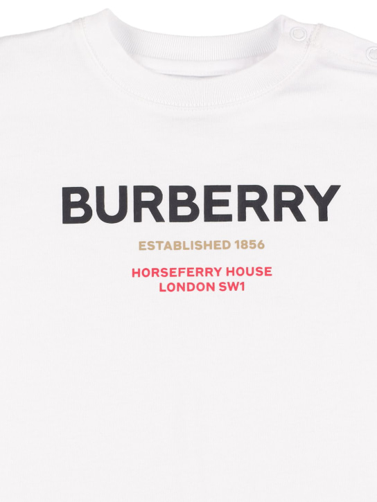 Burberry: Barboteuse en jersey de coton imprimé logo - Blanc - kids-boys_1 | Luisa Via Roma