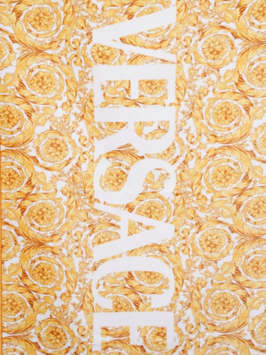Versace: Baroque print terry cloth towel - White/Gold - kids-girls_1 | Luisa Via Roma