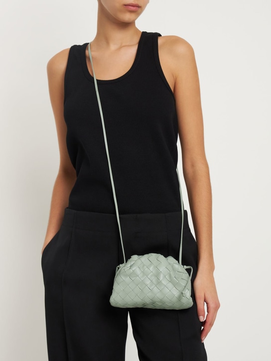 Bottega Veneta: Tasche aus Leder "The Mini" - New Sauge - women_1 | Luisa Via Roma