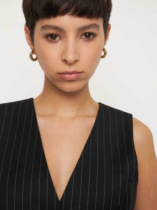 Jennifer Fisher: Micro Samira huggie earrings - Gold - women_1 | Luisa Via Roma