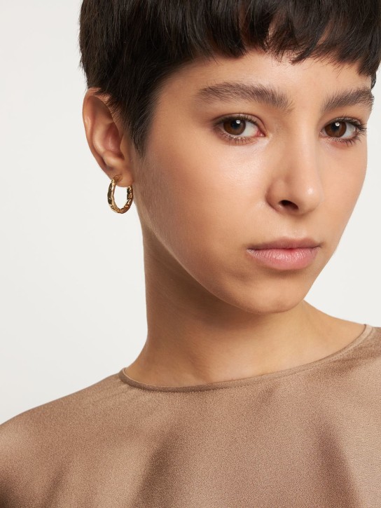 Jennifer Fisher: Hailey huggie earrings - Gold - women_1 | Luisa Via Roma