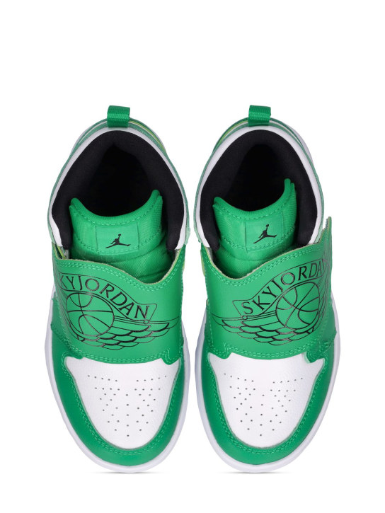 Nike: Sky Jordan 1 sneakers - Grün Weiß - kids-boys_1 | Luisa Via Roma