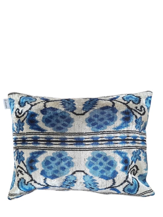 Les Ottomans: Silk velvet cushion - Blue - ecraft_0 | Luisa Via Roma