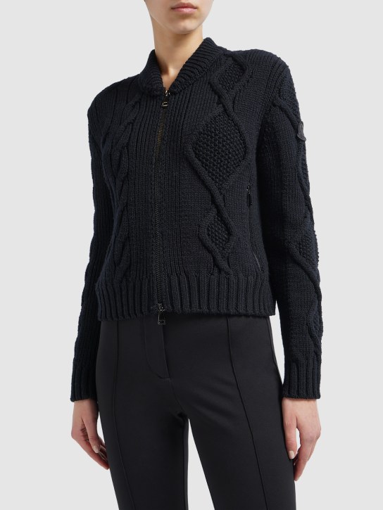 Moncler: Cardigan imbottito in misto lana tricot - Nero - women_1 | Luisa Via Roma