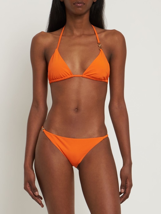 Versace: Top bikini a triangolo con logo in metallo - Arancione - women_1 | Luisa Via Roma