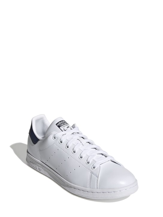 adidas Originals: Stan Smith OG运动鞋 - 白色/海军蓝 - women_1 | Luisa Via Roma