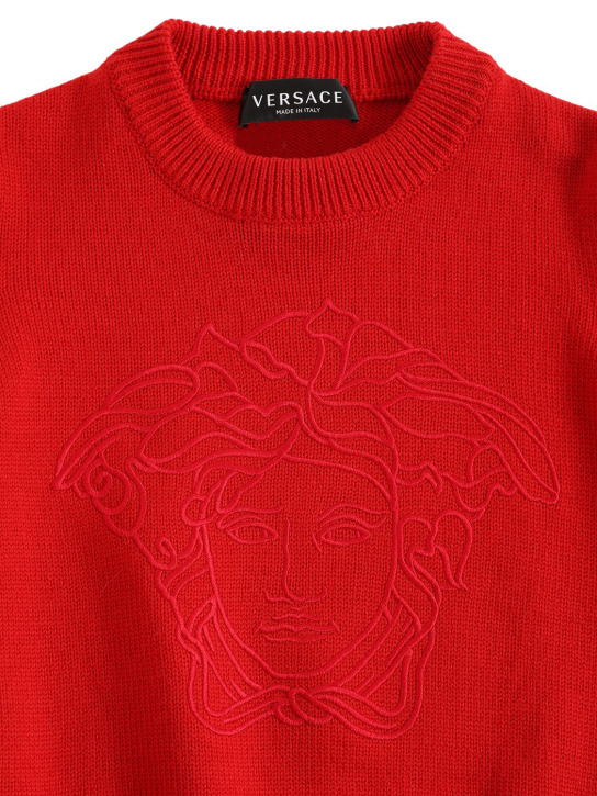 Versace: Pull-over en laine avec Medusa brodée - Rouge - kids-girls_1 | Luisa Via Roma