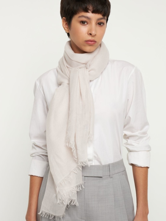 Brunello Cucinelli: Karakorum cashmere scarf - Light Beige - women_1 | Luisa Via Roma