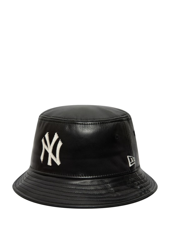 New Era: New York Yankees MLB leather bucket hat - Black/White - men_0 | Luisa Via Roma