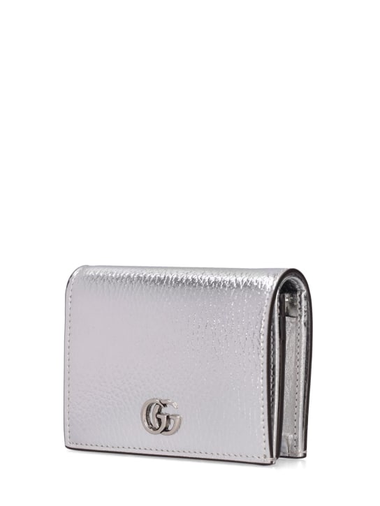 Gucci: Brieftasche aus Leder "GG Petite Marmont" - Silber - women_1 | Luisa Via Roma