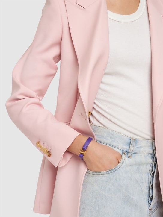 Valentino Garavani: V logo leather belt bracelet - Electric Violet - women_1 | Luisa Via Roma