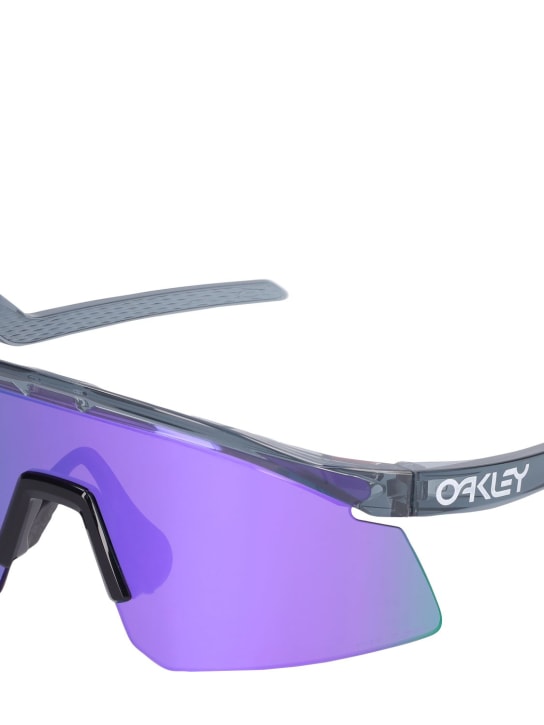 Oakley: Hydra Prizm面具太阳镜 - 黑色/紫色 - women_1 | Luisa Via Roma