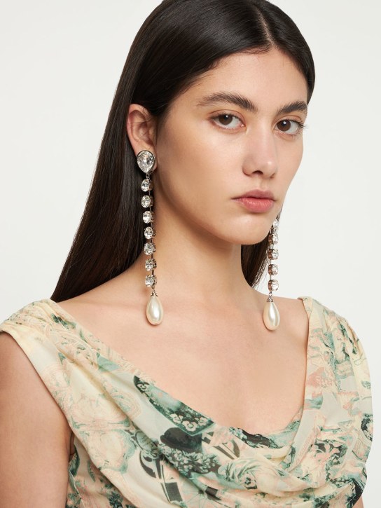 Alessandra Rich: Crystal long earrings w/ faux pearl - Crystal/White - women_1 | Luisa Via Roma