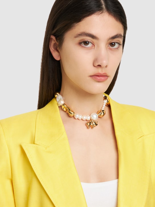 Timeless Pearly: Multi charm pearl collar necklace - Pearl/Gold - women_1 | Luisa Via Roma