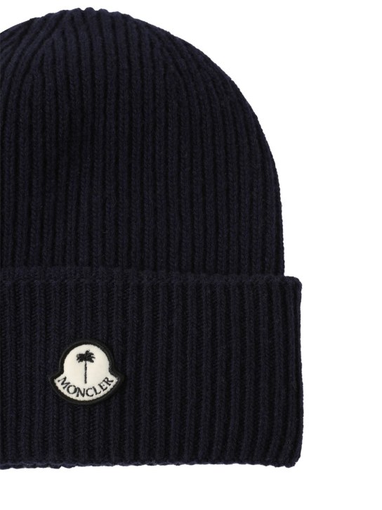 Moncler Genius: Moncler x Palm Angels carded wool beanie - Navy - women_1 | Luisa Via Roma