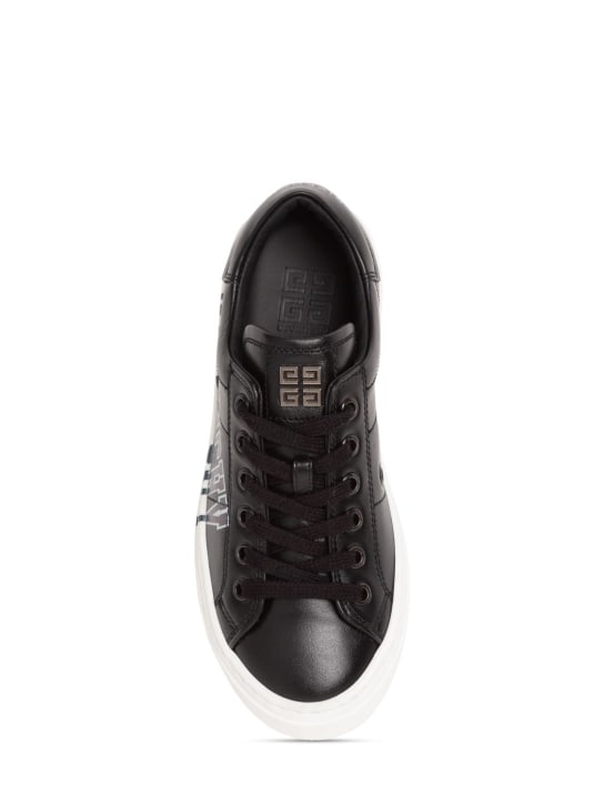 Givenchy: Sneakers à lacets en cuir imprimé logo - Noir - kids-girls_1 | Luisa Via Roma