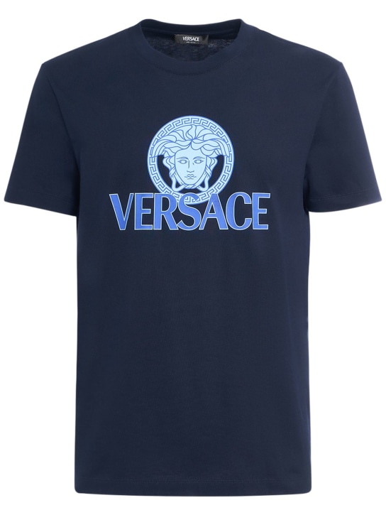 Versace: T-shirt in cotone con logo - Navy - men_0 | Luisa Via Roma