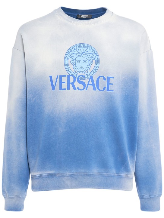 Versace: Felpa in cotone dégradé con logo - Blu Royal - men_0 | Luisa Via Roma