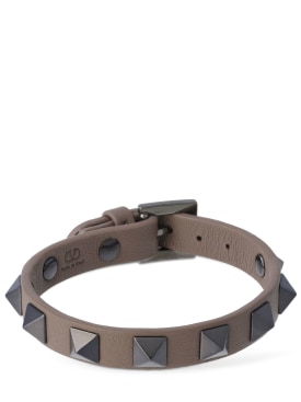 Valentino Garavani: Rockstud leather belt bracelet - Clay/Black - men_0 | Luisa Via Roma