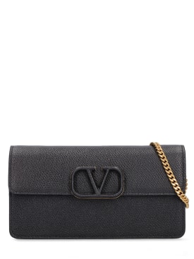 Valentino Garavani: Vlogo leather wallet w/chain - Black - women_0 | Luisa Via Roma