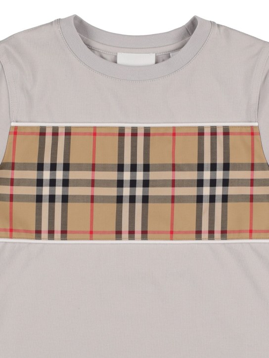 Burberry: T-shirt en jersey de coton avec inserts à carreaux - Gris - kids-boys_1 | Luisa Via Roma