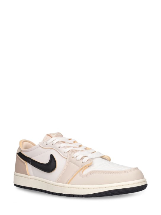 Nike: Sneakers Air Jordan 1 Retro Low OG - White/Coconut - women_1 | Luisa Via Roma