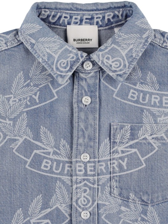 Burberry: Camisa de algodón con logo - Azul Claro - kids-boys_1 | Luisa Via Roma
