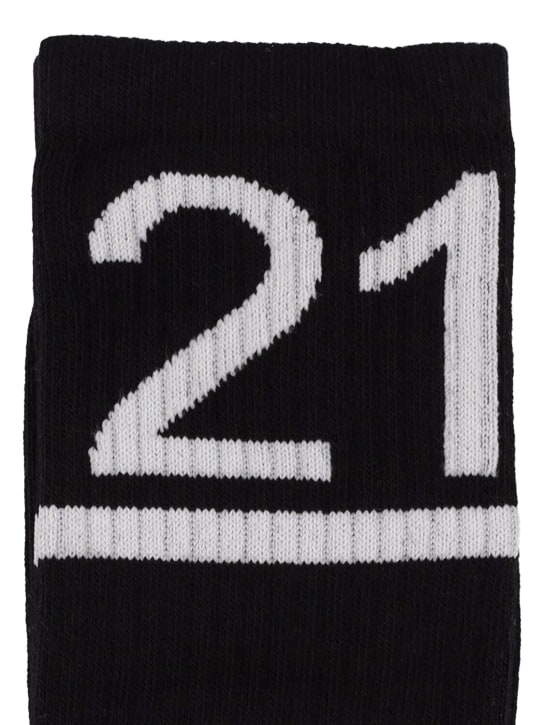 N°21: Logo intarsia cotton blend socks - Negro - kids-boys_1 | Luisa Via Roma