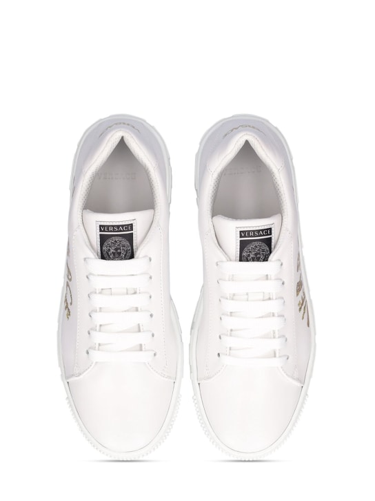 Versace: 皮革低帮系带运动鞋 - 白色 - kids-girls_1 | Luisa Via Roma