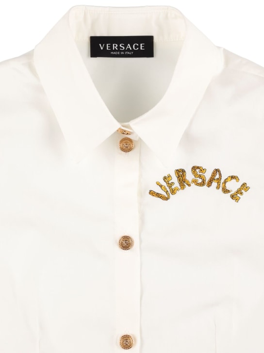 Versace: Camicia in popeline di cotone con logo - Bianco - kids-boys_1 | Luisa Via Roma