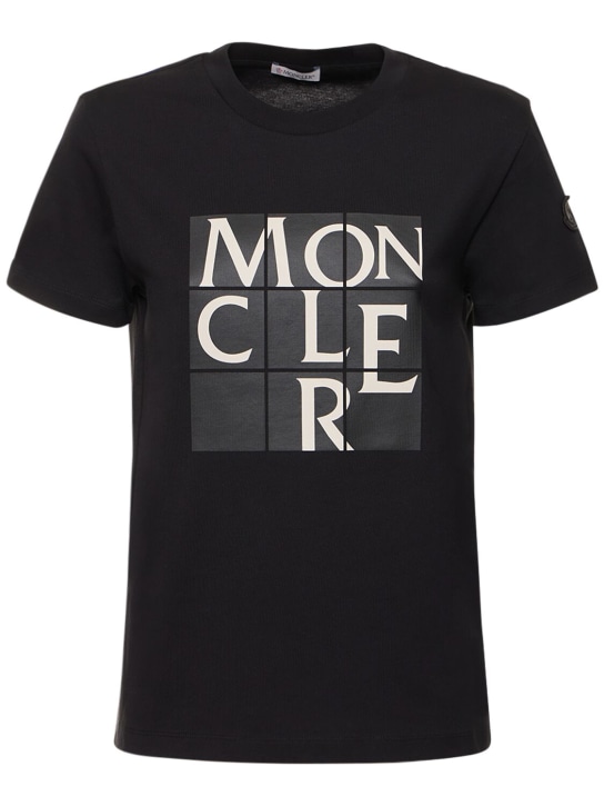 Moncler: Logo motif cotton jersey s/s t-shirt - Siyah - women_0 | Luisa Via Roma