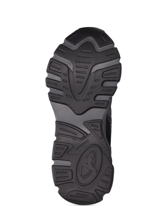 Axel Arigato: Marathon Runner leather sneakers - Black/Grey - men_4 | Luisa Via Roma