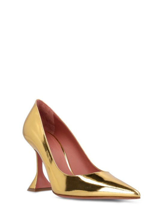 Amina Muaddi: Zapatos Ami de piel espejada  95mm - Oro - women_1 | Luisa Via Roma
