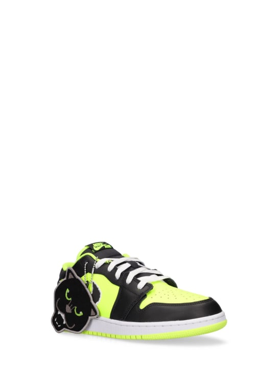 Nike: Sneakers Air Jordan 1 Low SE - Nero/Bianco - kids-boys_1 | Luisa Via Roma