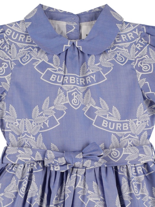 Burberry: Vestito in cotone stampato / maniche a sbuffo - Celeste - kids-girls_1 | Luisa Via Roma