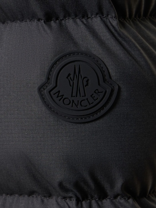Moncler: Sittang科技织物羽绒服 - 黑色 - women_1 | Luisa Via Roma