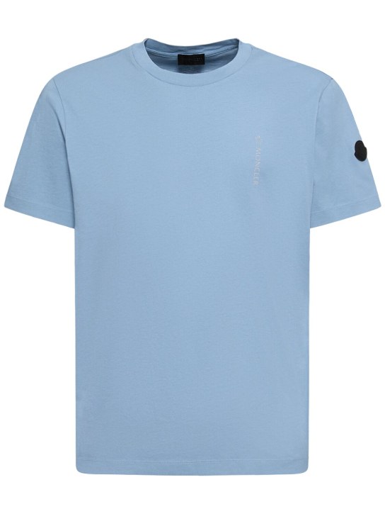 Moncler: Leichtes T-Shirt aus Baumwolljersey - Himmelblau - men_0 | Luisa Via Roma